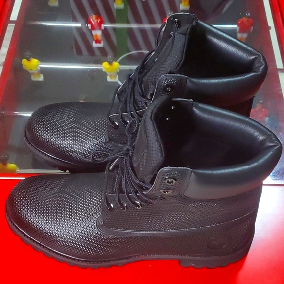 Timberland 6" Boots - Picture 2 of 5